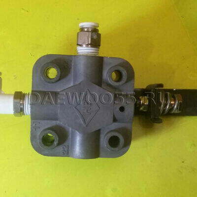 Клапан пневмоподвески кабины Daewoo FR 34851-04340